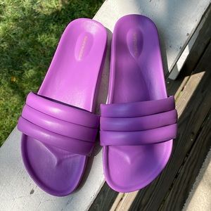 Beatrice Valenzuela slides in excellent condition. Worn maybe twice.